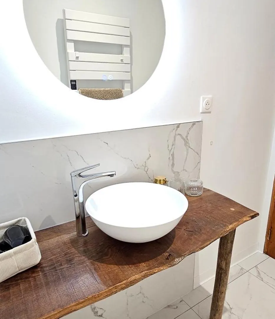 아파트 Gite Eth Chalet 4 Etoiles Les Echappees Belles Antignac 프랑스